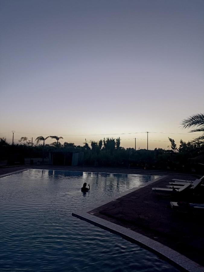 Bed and Breakfast Les Jardins D Amizmiz 6 Piscines Wawizelte Exterior foto