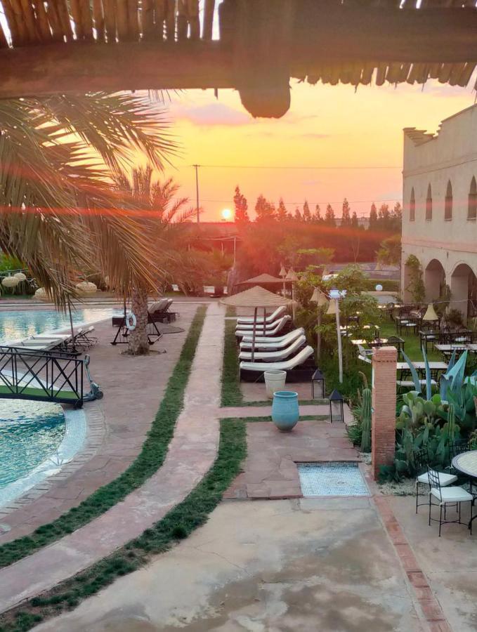 Bed and Breakfast Les Jardins D Amizmiz 6 Piscines Wawizelte Exterior foto