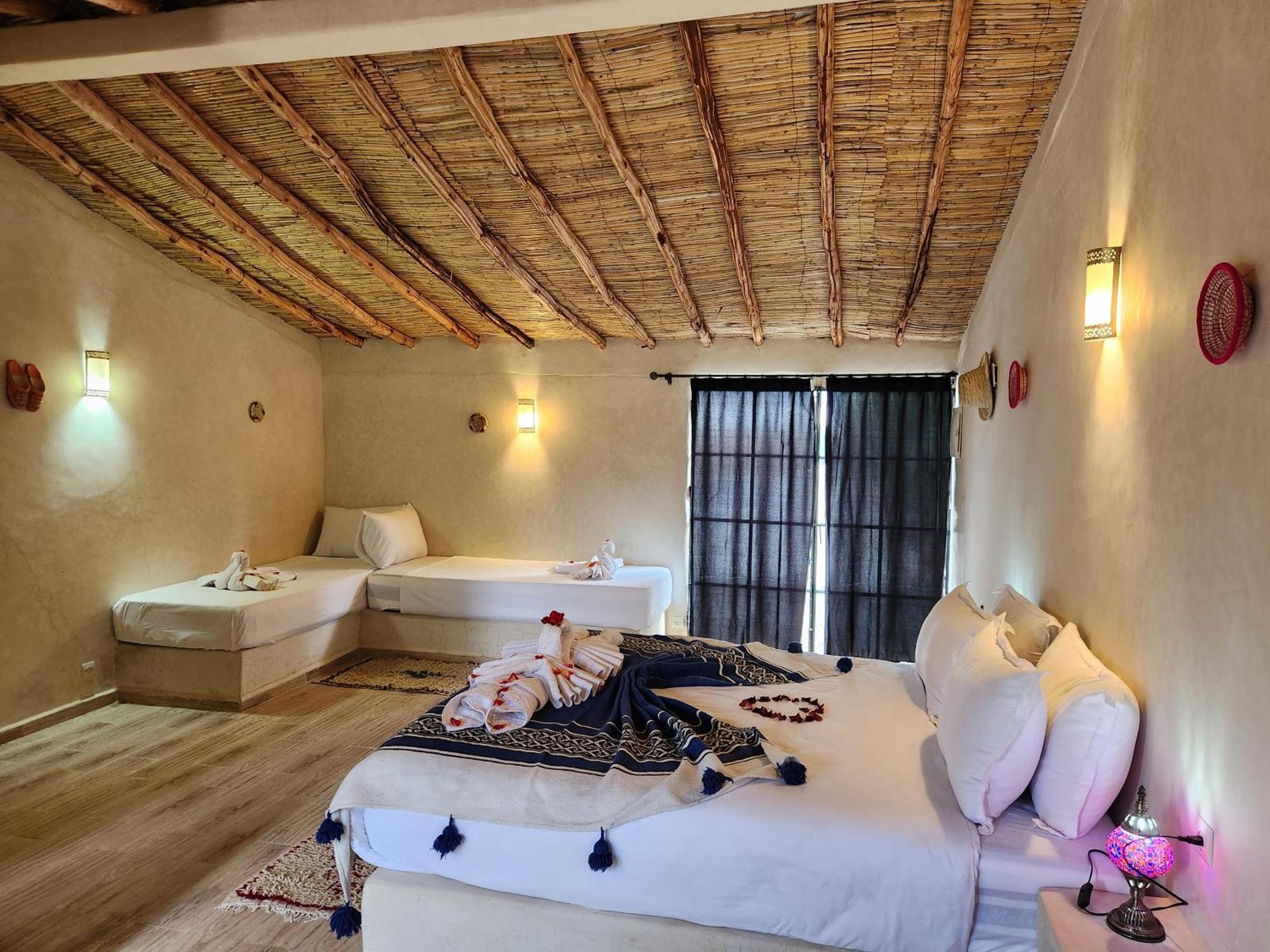 Bed and Breakfast Les Jardins D Amizmiz 6 Piscines Wawizelte Exterior foto